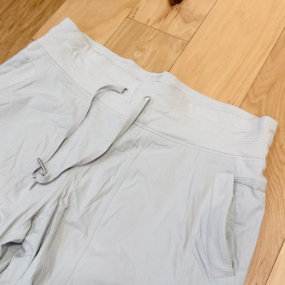 LIKE NEW Lululemon Women’s Dance Studio Pant III *Lined - Picture 3 of 8
